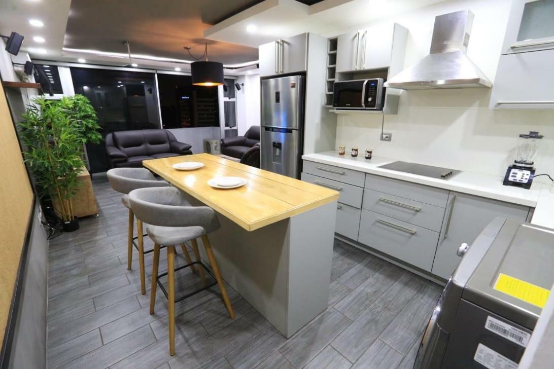Apartamento Avenida Reforma Ciudad De Guatemala Apartment Екстериор снимка